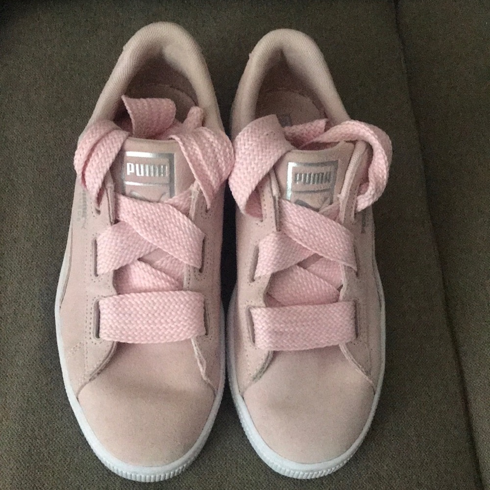 Puma sneakers- women